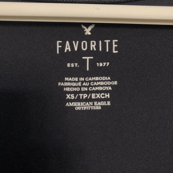 American Eagle floral T-shirt - Picture 2 of 4